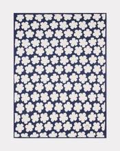 'K Hanadot' knitted blanket